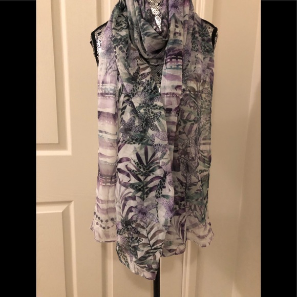 Tropical Floral Print Scarf/Wrap - Picture 4 of 11